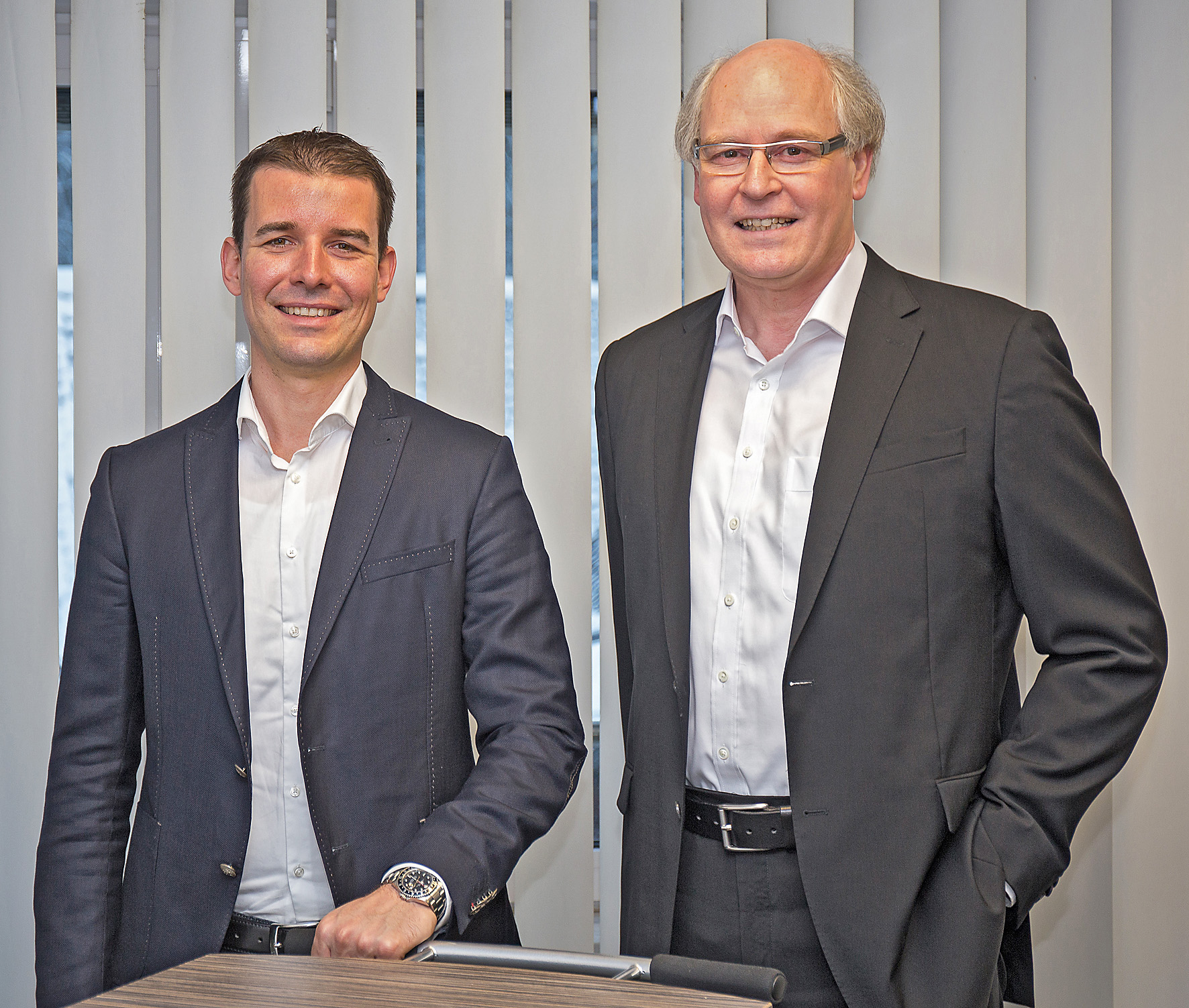 Philip Lehmann (l.)und Rainer Cordes, Geschäftsführer der OTTO KIND GmbH & Co. KG sowie der HARRES Metall-design GmbH. Foto: HARRESKIND